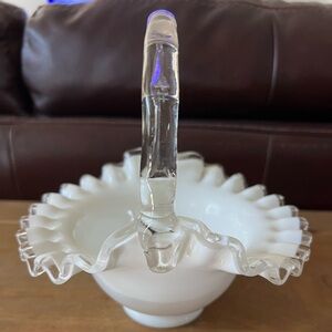 Fenton beautiful vintage basket.